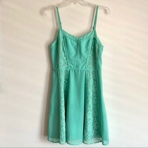💕Seafoam Green Lauren Conrad Lace Dress